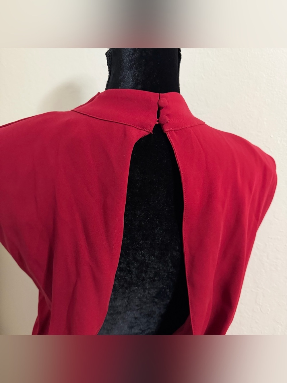 Aliava Maxine Crepe Midi Dress Maroon High Neck Draped Shoulder Bodycon L NWT - Picture 9 of 13